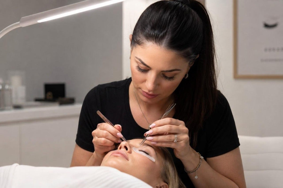 Praktische Lash-Schulung am Modell